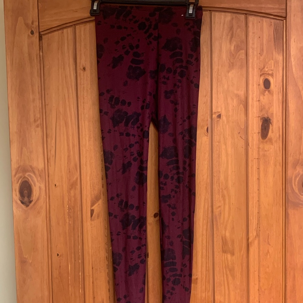 Burgundy Tie Dye Leggings